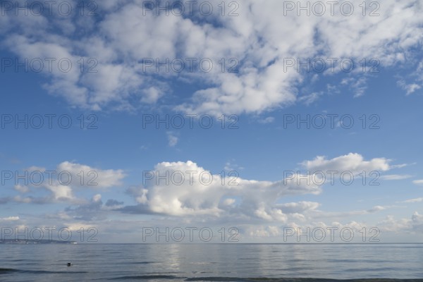 View across the Baltic Sea towards the chalk coast, sky with white clouds, Binz, seaside resort, Rügen island, Mecklenburg-Western Pomerania, Germany