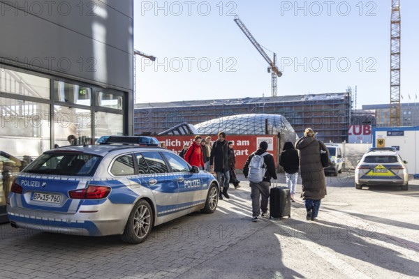 Federal police in Stuttgart Central Station. Because of the Stuttgart 21 construction site, the police are housed in a makeshift service room. Stuttgart, Baden-Württemberg, Germany
