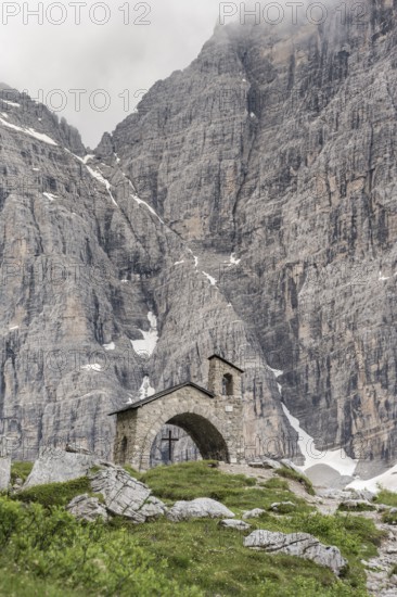 Cappella Ai Brentei Chapel Memorial for injured mountaineers at the Rifugio Ai Brentei mountain hut, picturesque mountain landscape, Brenta, Trentino, Italy