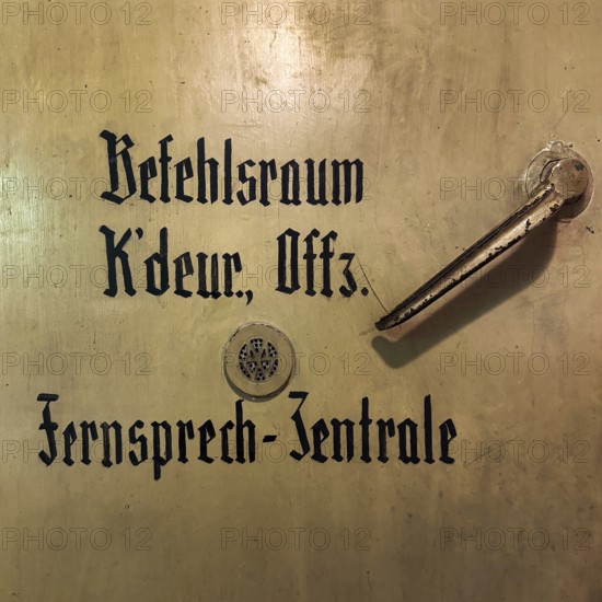 Historischer Luftschutzkeller, memorial and memorial, detail, Düsseldorf, North Rhine-Westphalia, Germany