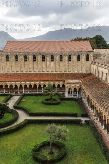 Famous Benedictine monastery cloister, courtyard garden, Norman architecture, Monreale Cathedral, Santa Maria Nuova, Monreale, Sicily, southern Italy, Italy