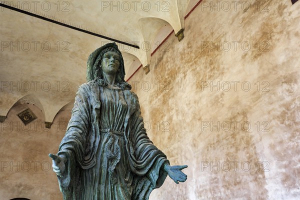 Statue, sculpture of the Virgin Mary at the entrance of Monreale Cathedral, Santa Maria Nuova, Monreale, Sicily, southern Italy, Italy