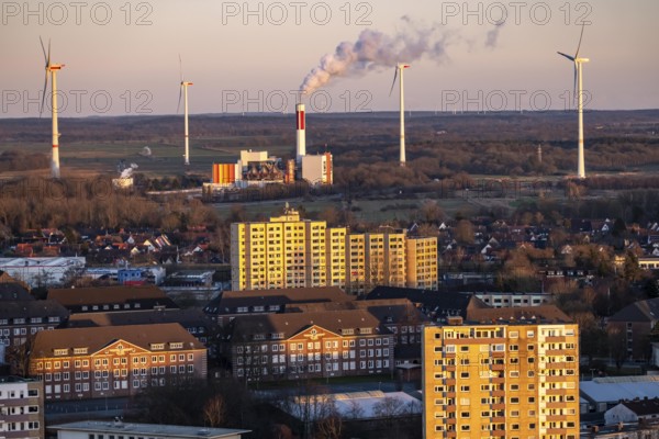 Müll-Heiz-power plant Bremerhaven, waste incineration plant that generates electricity and district heating, the Bremerhaven waste management company, high-rise residential buildings, residential areas