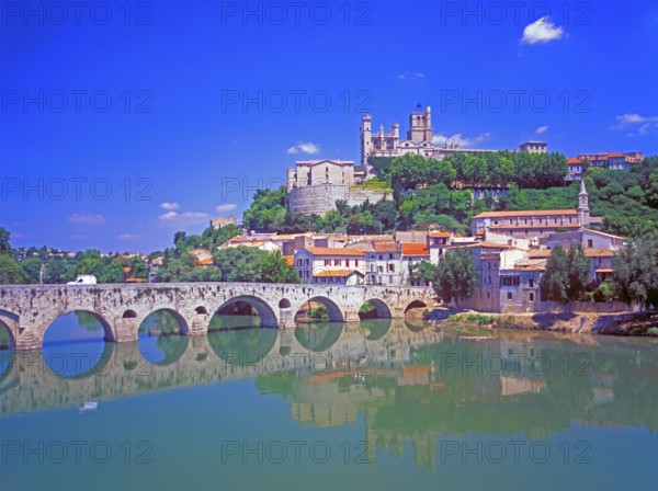 Pont Vieux, Orb river, cathedral, Béziers, Hérault departments, southern France, June 1999, vintage, retro, old, historic