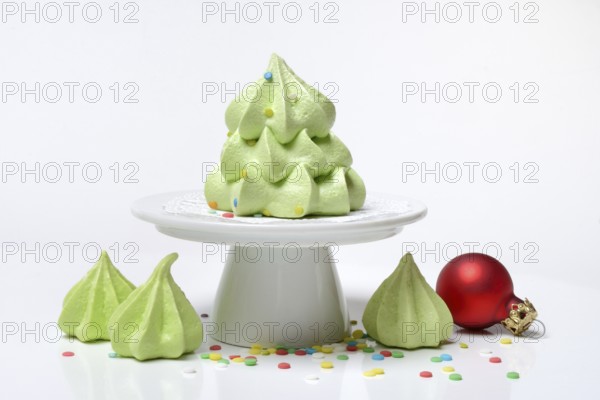 Meringue in the shape of a Christmas tree, Christmas cookies, meringue