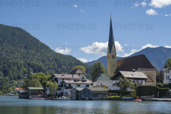 View from Malerwinkel of the village with parish church of St. Lawrence, Rottach-Egern, Upper Bavaria, Bavaria, Germany