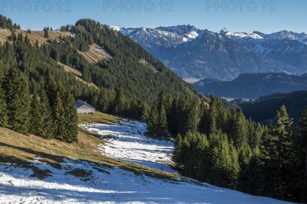 View from the high-altitude hiking trail from Bolsterlanger Horn to Riedberger Horn, snow-capped mountains of the Allgäu Alps, Bolsterlang, Oberstdorf, Oberallgäu, Allgäu, Bavaria, Germany