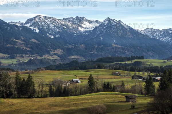 View from Bolsterlang into the Illertal and mountains of the Allgäu Alps, behind Entschenkopf, Nebelhorn and RubihornOberstdorf, Oberallgäu, Bavaria, Germany