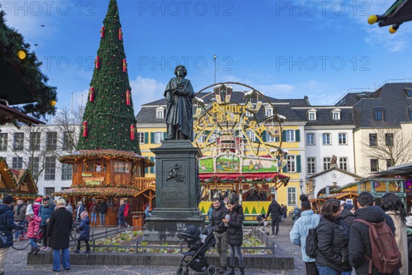 Christmas market at Münsterplatz in Bonn, Germany