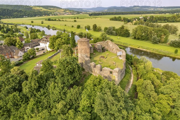 Ruins of Polle Castle on the Weser seen from above, Samtgemeinde Bodenwerder-Polle, Lower Saxony, Germany