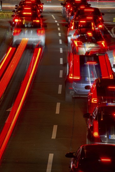 Rote Rückleuchten, Rush Hour, Rheinuferstraße, Cologne, Rhineland, North Rhine-Westphalia, Germany