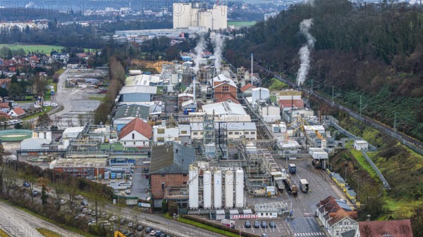 Plant view of the company Solvay Fluor GmbH. The Bad Wimpfen plant of the Belgian chemical company has been criticised for hazardous emissions of the greenhouse gas sulphur hexafluoride (SF6) . Bad Wimpfen, Baden-Württemberg, Germany