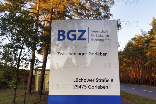 Sign, Gorleben interim storage facility, BGZ Gesellschaft für Zwischenlagerung mbH, facility for interim storage of radioactive waste, nuclear waste, Lüchow-Dannenberg, Wendland, Germany