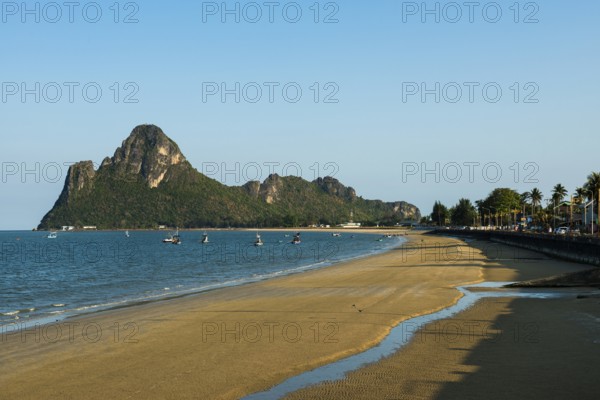 Lonely sandy beach and mountains, sunset, Prachuap Khiri Khan, Prachuap Khiri Khan Province, Central Thailand, Thailand