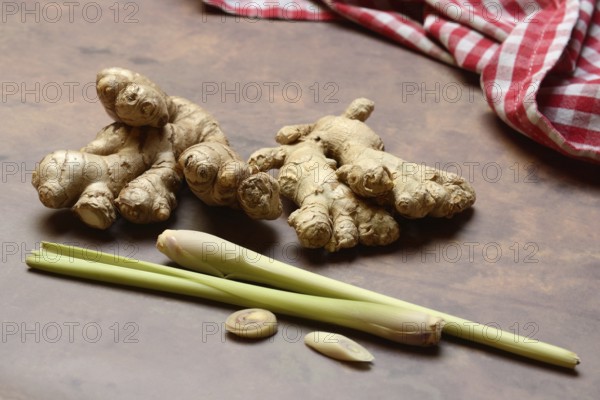 Ginger, ginger bulbs and lemongrass