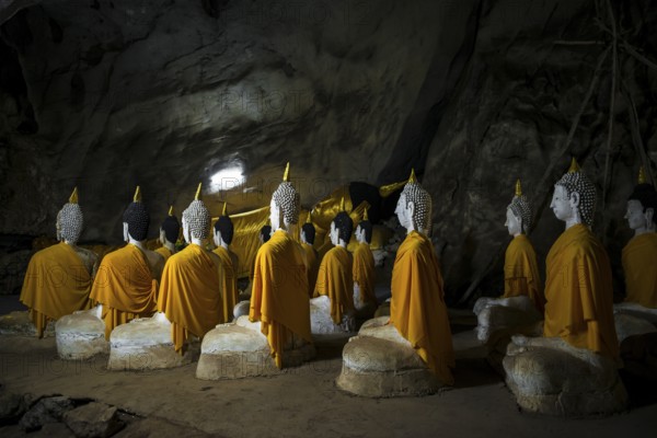 Cave with Buddha Statues, Tham Phra Non, Reclining Buddha Cave, Wat Ao Noi, Prachuap Khiri Khan, Prachuap Khiri Khan Province, Central Thailand, Thailand