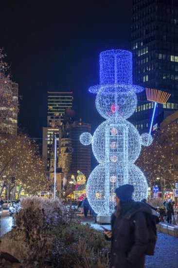 Christmas decoration, light decoration, in Berlin, Tauentzienstraße, view of the Memorial Church on Breitscheidplatz, Christmas market, Germany