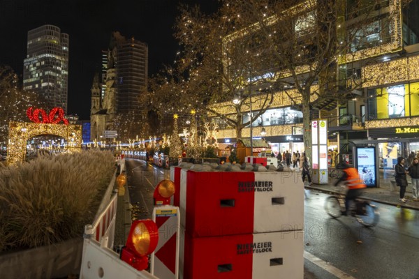 Rampage barriers, vehicle barriers, at the Christmas market on Breitscheidplatz, at the Memorial Church, Christmas decoration, light decoration, in Berlin, Germany