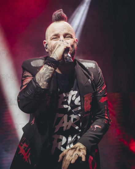 Singer Adam Gontier from Three Days Grace live on tour 25 at Berlin's Tempodrom on 19.11.2025