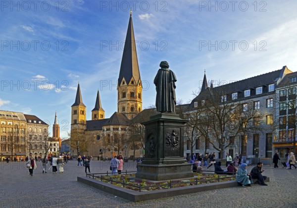 Münsterplatz with the Beethoven Memorial and Bonn Minster, Bonn, North Rhine-Westphalia, Germany