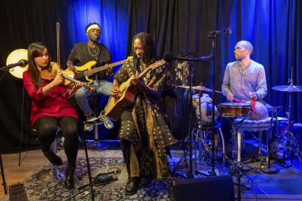 KABUMBAYI JOH, singer, producer and multi-instrumentalist, Congo, KABUMBAYI JOH & band, African Acoustic Pop Music, live on 15.11.2025 at Greve Studio, Berlin, Germany < english> KABUMBAYI JOH, singer, producer and multi-instrumentalist, Congo, KABUMBAYI JOH & Band, African Acoustic Pop Music, live on November 15, 2025 at Greve Studio, Berlin, Germany