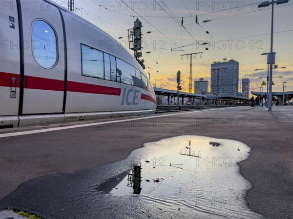 ICE train, in Essen main station, on the platform, North Rhine-Westphalia, Germany