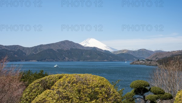 View of Lake Ashi with Mount Fuji volcano, Benten-no-hana Tenbodai viewpoint, Hakone Park, Hakone, Japan
