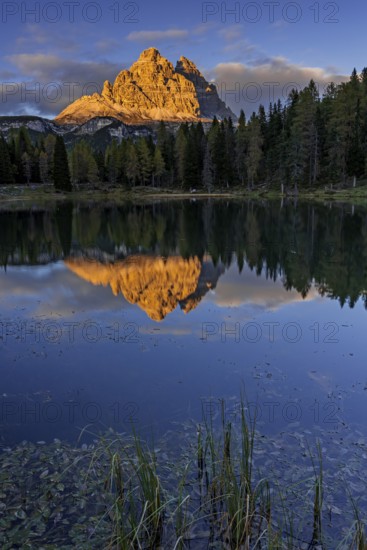 Mountain lake, mountains, reflection, sunny, evening light, Lake Antorno, Lake Antorno, Three Peaks, Dolomites, Italy