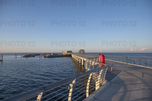 New 720 meter long pier in Prerow in the evening light, open since October 2024, Prerow, Darß, Mecklenburg-Western Pomerania, Germany