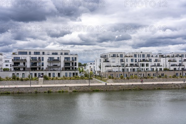 New Graf Bismarck urban quarter on the Rhine-Herne Canal, residential and commercial development on the site of the former Graf Bismarck colliery power station, marina, on the canal, in Gelsenkirchen, North Rhine-Westphalia, Germany