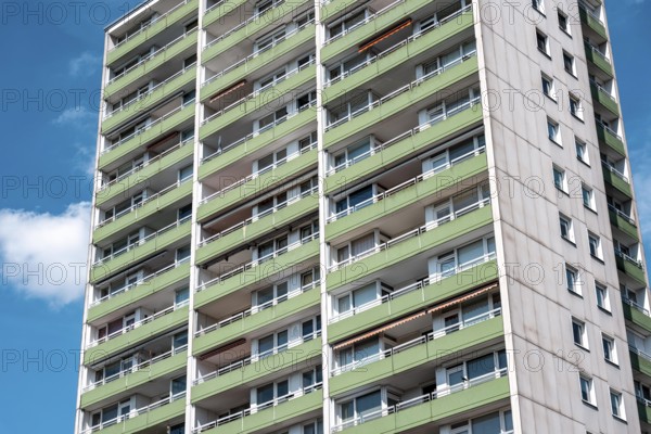 Residential tower block, in Essen-Steele, tallest residential building in the city, over 130 flats on 20 floors, 70 metres high, North Rhine-Westphalia, Germany