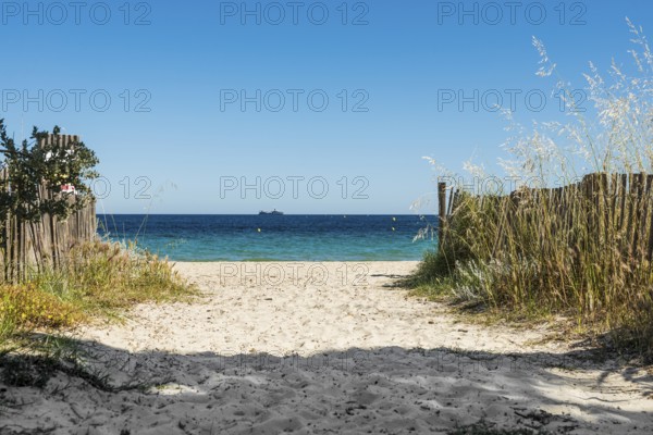 Sandy beach beach, Plage de Tahiti, Saint Tropez, Var, French Riviera, Provence-Alpes-Cote d'Azur, Cote d Azur, France