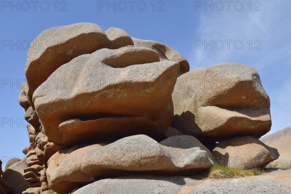 Granite rocks on the coast, Cote de Granit Rose near Ploumanac'h, Cotes-d'Armor, Brittany, France