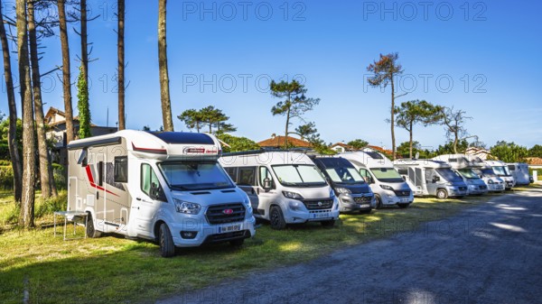 Campervans on Contis beach campersite, Saint Julien en Born, Saint-Julien-en-Born, Landes, France