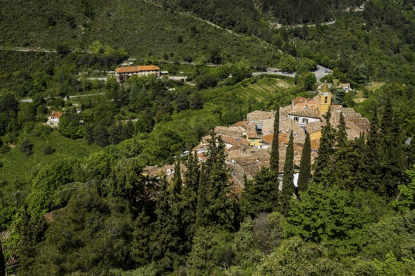 Picturesque mountain village overlooking the sea, Sainte-Agnès, near Menton, Cote d'Azur, Alpes-Maritimes, Provence-Alpes-Cote-d'Azur, South of France, France