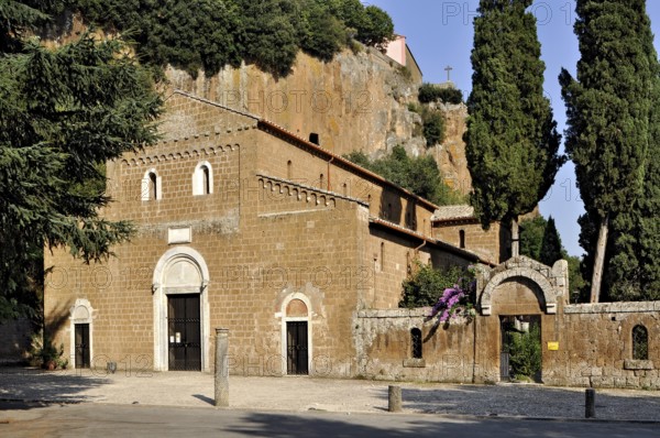 Romanesque basilica, Basilica di Sant'Elia, 8th to 9th century, Benedictine abbey, steep tufa rock face, Valle Suppentonia gorge, Castel Sant'Elia, Province of Viterbo, Lazio, Italy