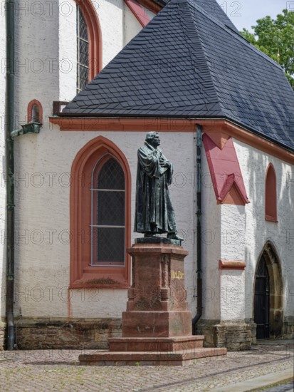 Luther monument by sculptor Paul Ernst, monument to the reformer Martin Luther at the church, St Nicolaikirche, Döbeln Old Town, Döbeln, Saxony, Germany