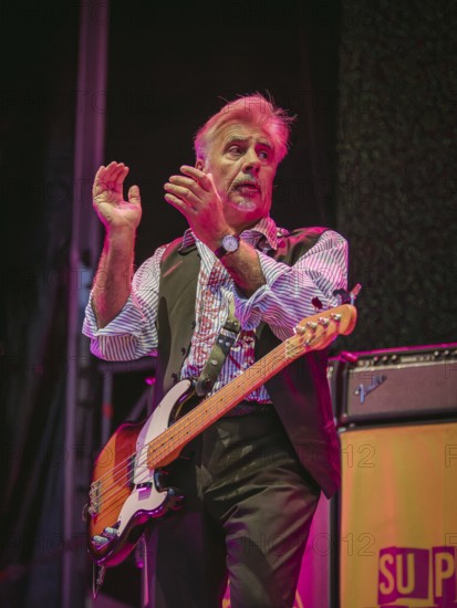 Glen Matlock, bassist of the Sex Pistols ft. Frank Carter live at the Berlin Zitadelle Spandau on 04.07.2025