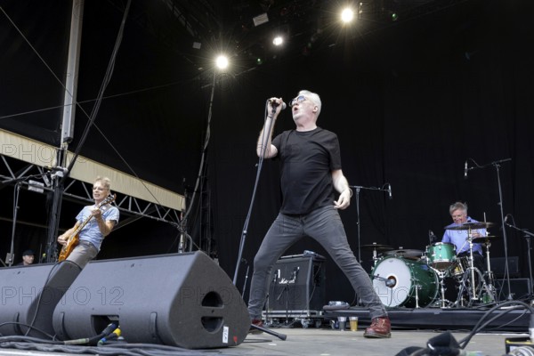 Paul McLoone, Singer, The Undertones, punk rock band, Northern Ireland, open air at the Citadel Music Festival, 04.07.2025, Zitadelle Spandau, Berlin, Germany < english> The Undertones, punk rock band, Northern Ireland, open air at the Citadel Music Festival, July 4, 2025, Spandau Citadel, Berlin, Germany