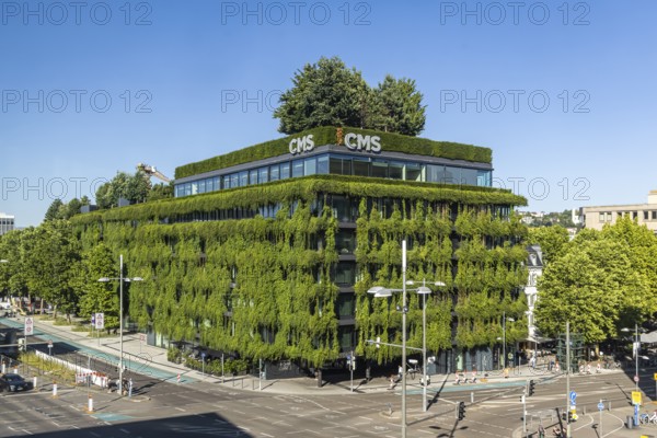 Calwer Passage, green building for a better urban climate. Around 11, 000 plants adorn the building of the commercial law firm CMS in the centre of Stuttgart. The architecture was designed by ingenhoven associates. Stuttgart, Baden-Württemberg, Germany