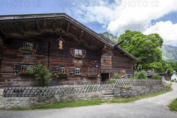 Old farmhouses in the historic mountain farming village of Gerstruben, Dietersbachtal, near Oberstdorf, Allgäu Alps, Oberallgäu, Allgäu, Bavaria, Germany