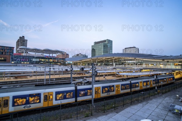 The central station Utrecht Centraal, at the shopping centre Hoog Catharijne and station concourse, roof, in the city centre, trains of the Nederlandse Spoorwegen N.V. state railway company, Netherlands