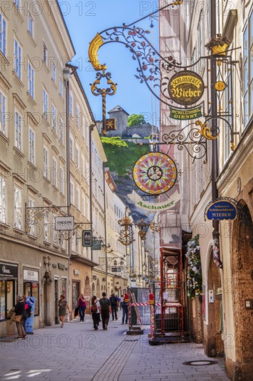 Getreidegasse in the historic city centre, Salzburg, Salzachtal, Land Salzburg, Austria