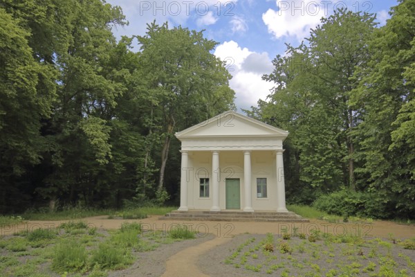 UNESCO Georgium, classical flower garden house with columns, temple, Dessau-Wörlitz Garden Kingdom, Dessau, Dessau-Roßlau, Saxony-Anhalt, Germany