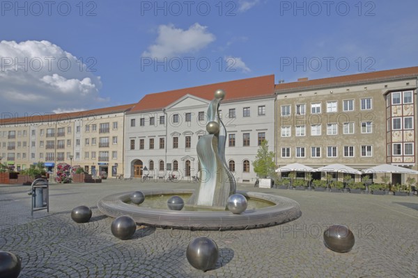 Fountain by Frank Schönemann 2007, modern art, spheres, artisan fountain, town hall square, Zerbster Straße, Dessau, Dessau-Roßlau, Saxony-Anhalt, Germany