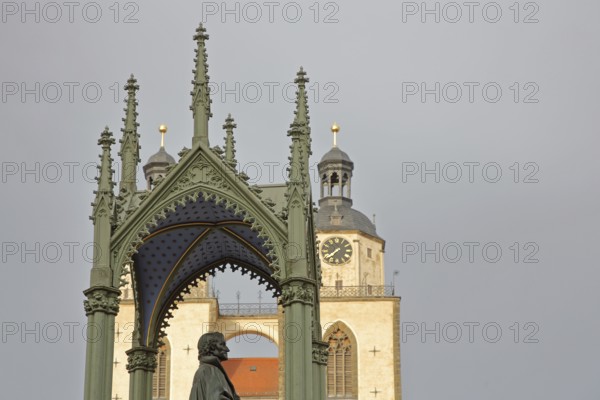 Melanchthon Monument and Gothic St Mary's Church, Philipp Melanchthon, Monument, Market Square, Luther city Wittenberg, Fläming, Saxony-Anhalt, Germany