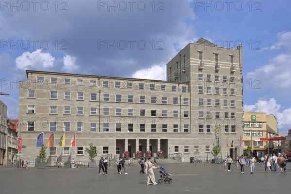 Ratshof built in 1929, pedestrian zone, pedestrian, market square, Halle an der Saale, Saxony-Anhalt, Germany