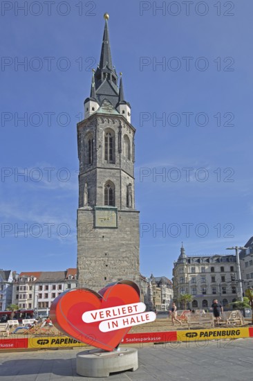 Red tower with heart and inscription, in love, in, love, heart-shaped, symbol, love, love, relationship, sandy beach, beach, landmark, market square, Halle an der Saale, Saxony-Anhalt, Germany