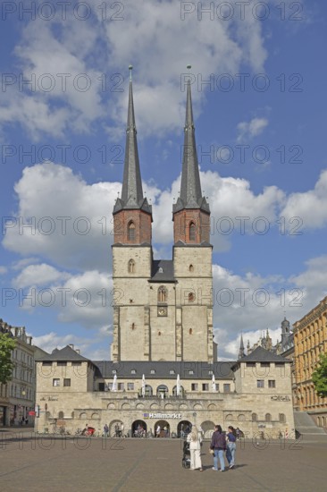 Late Gothic Market Church of Our Lady, Renaissance, landmark, pedestrian, Hallplatz, Halle an der Saale, Saxony-Anhalt, Germany