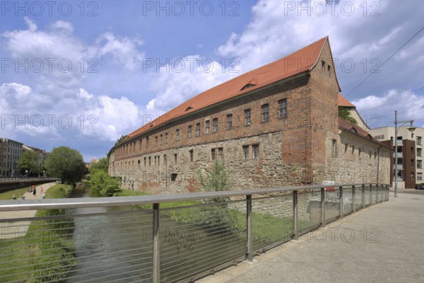 New Residence built in 1531 with Krämerbrücke over the Mühlgraben, pedestrian, railing, Renaissance, Halle an der Saale, Saxony-Anhalt, Germany